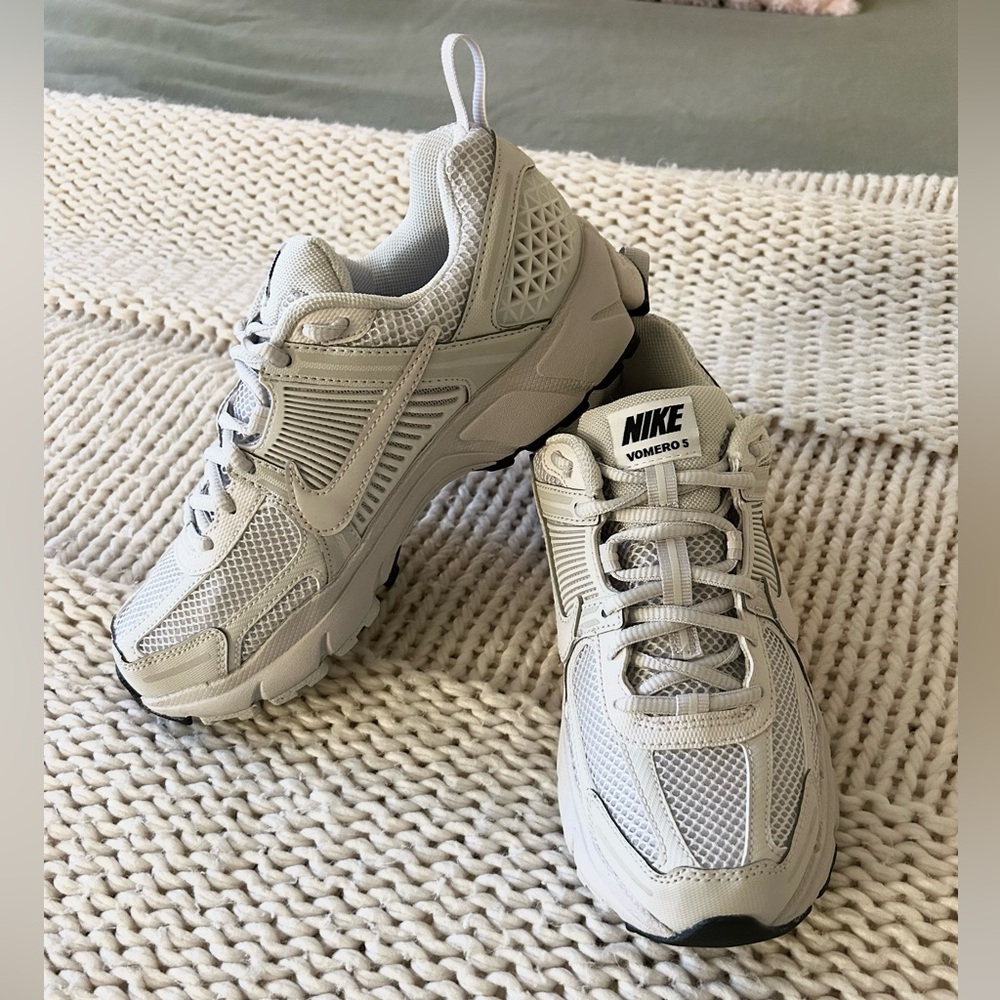 Nike Vomero 5 White Gray Sneakers Grade School
